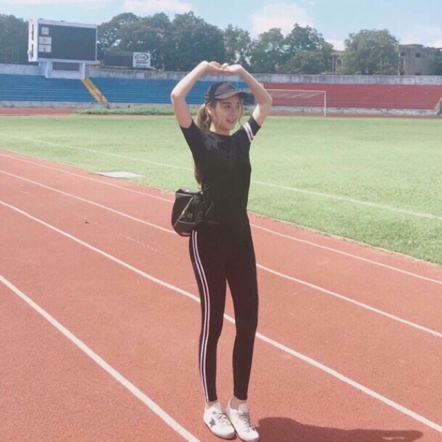 Quần legging thể thao sọc trắng
