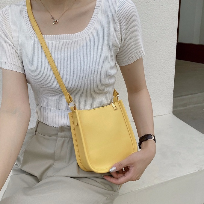 Túi xách đeo chéo nữ mini nhỏ basic đựng điện thoại đi chơi - Túi xinh TBB35