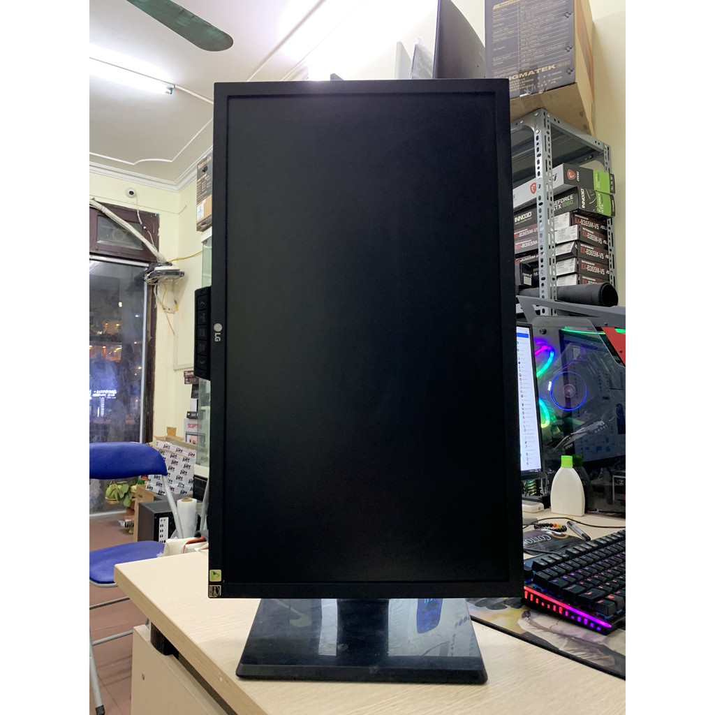Màn Hình LG 24GM77-B Gaming 144Hz - Chân Hơi