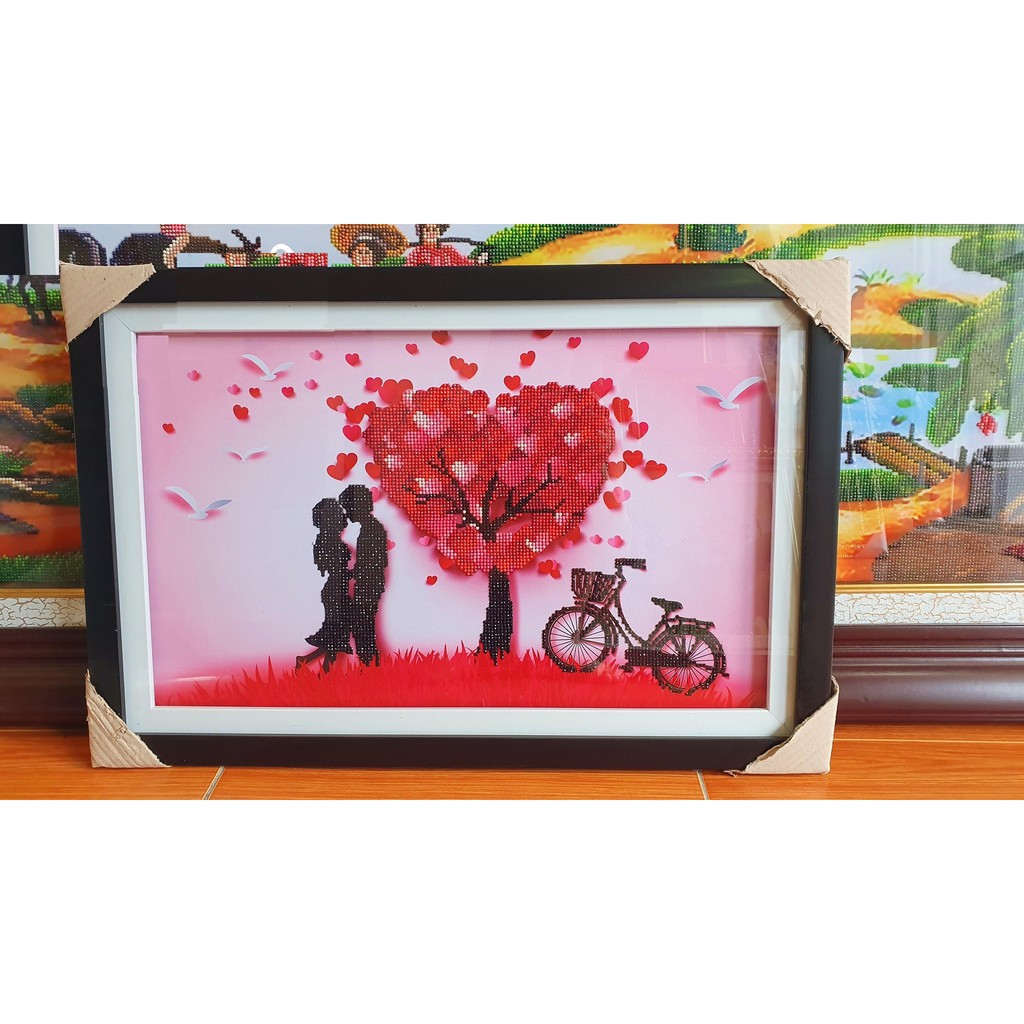 Tranh đính đá Gặp nhau dưới cây tình yêu DF2429( 60x40cm) - chưa đính đá