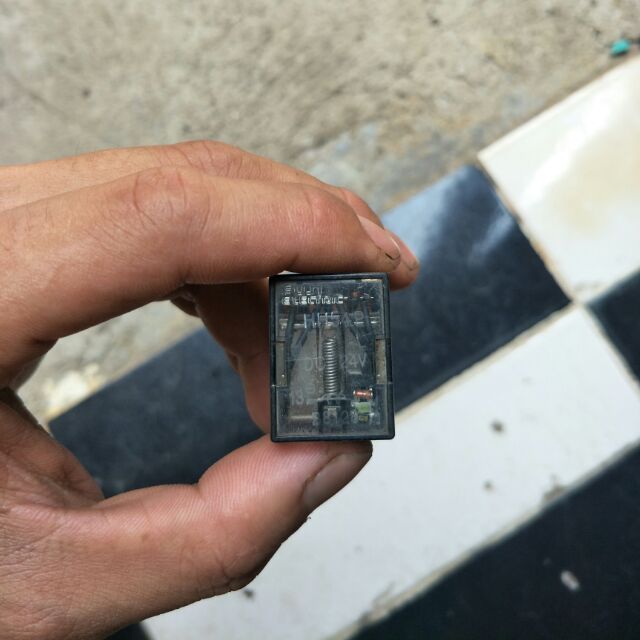 Relay Fuji 24V 14pin