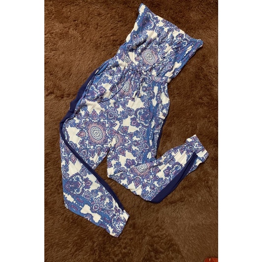 jumsuits hoa văn ZARA