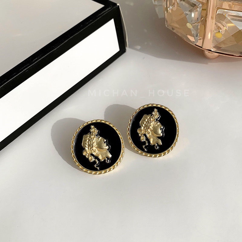 Hoa tai họa tiết cá tính