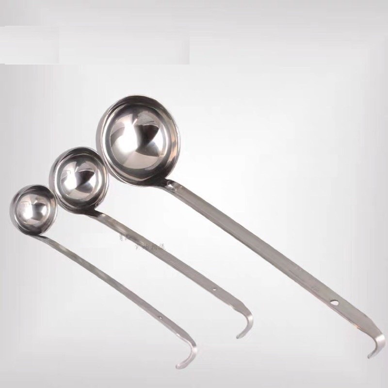 Muôi múc canh nước dùng inox cao cấp có móc treo