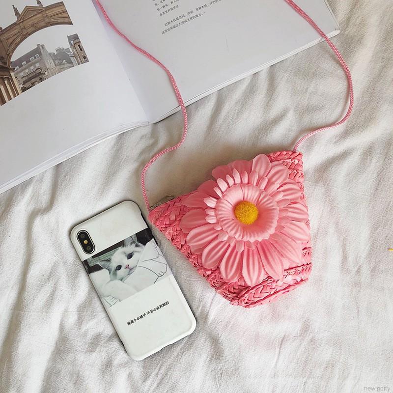 Túi đeo chéo phối hoa dễ thương cho bé gái