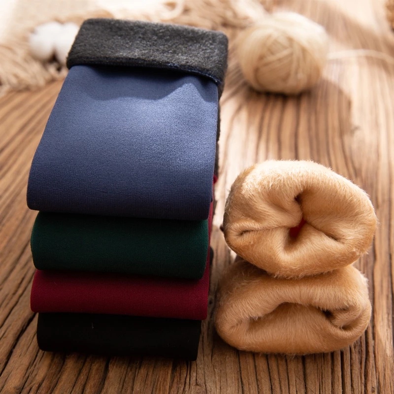 Vớ lông nhung dày dặn giữ ấm cho nam và nữ