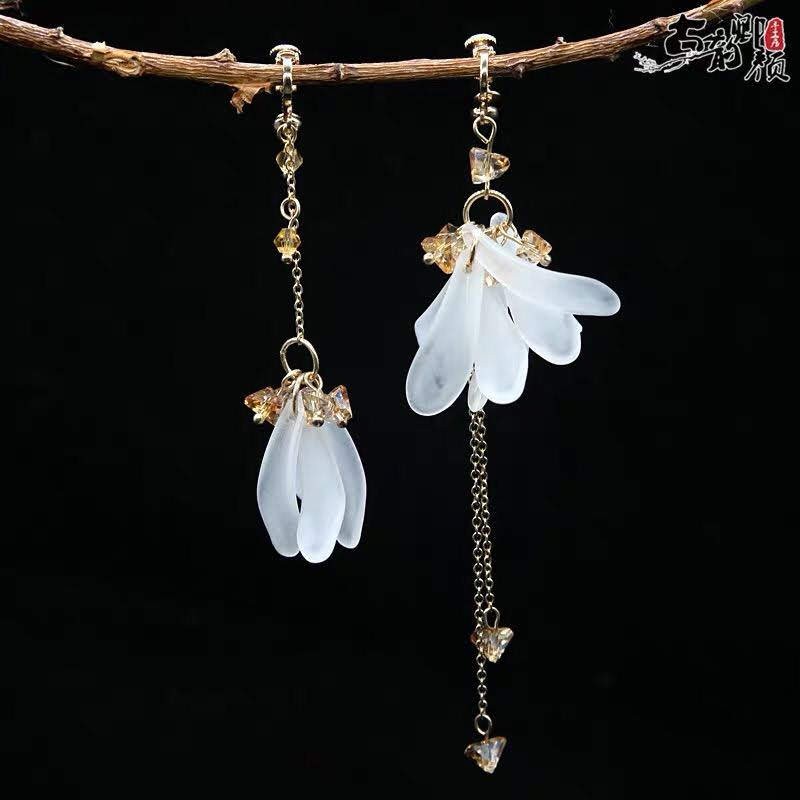 Hoa tai cổ trang nhiều mẫu có sẵn ạ