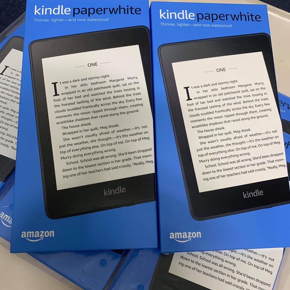 Máy đọc sách Kindle Paperwhite gen 4 (10th) với chế độ Darkmode màn hình 6inch 300PPI chống nước IPX8