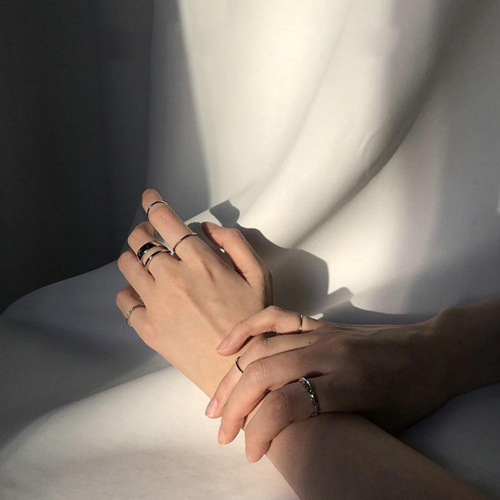Bộ Nhẫn Tròn Bằng Kim Loại Thiết Kế Tối Giản Cho Nữ