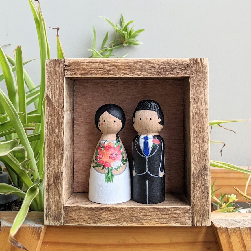 Quà tặng thủ công búp bê gỗ vẽ tay Chabinu Handmade - Khung gỗ mini cô dâu chú rể hiện đại