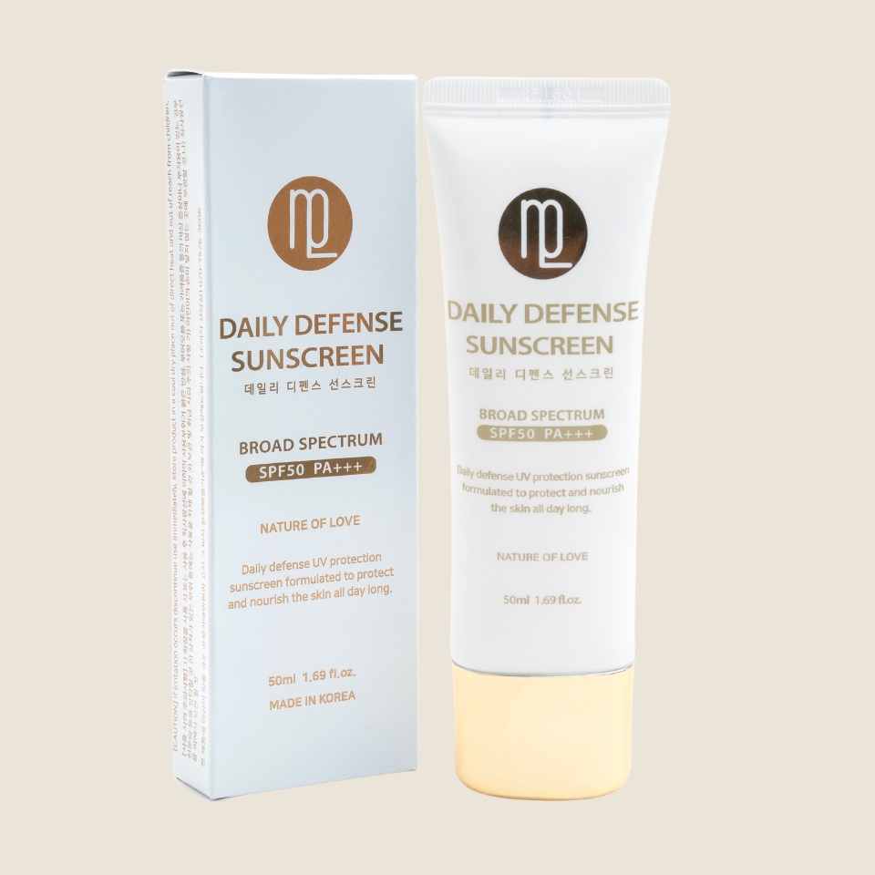 KEM CHỐNG NẮNG PHỔ RỘNG DAILY DEFENSE SUNSCREEN SPF50 PA+++