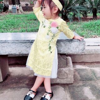 Com bo áo dài bé c mỹ tiền