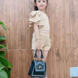 Đầm lệch vai bé gái