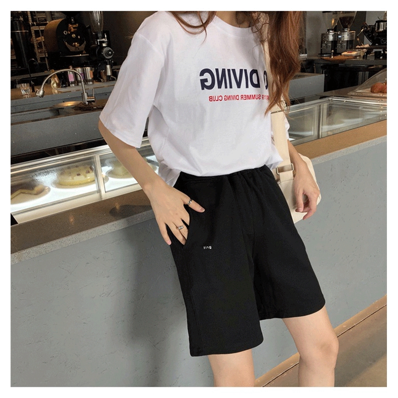 Quần ngắn lưng thun thời trang trẻ trung | BigBuy360 - bigbuy360.vn