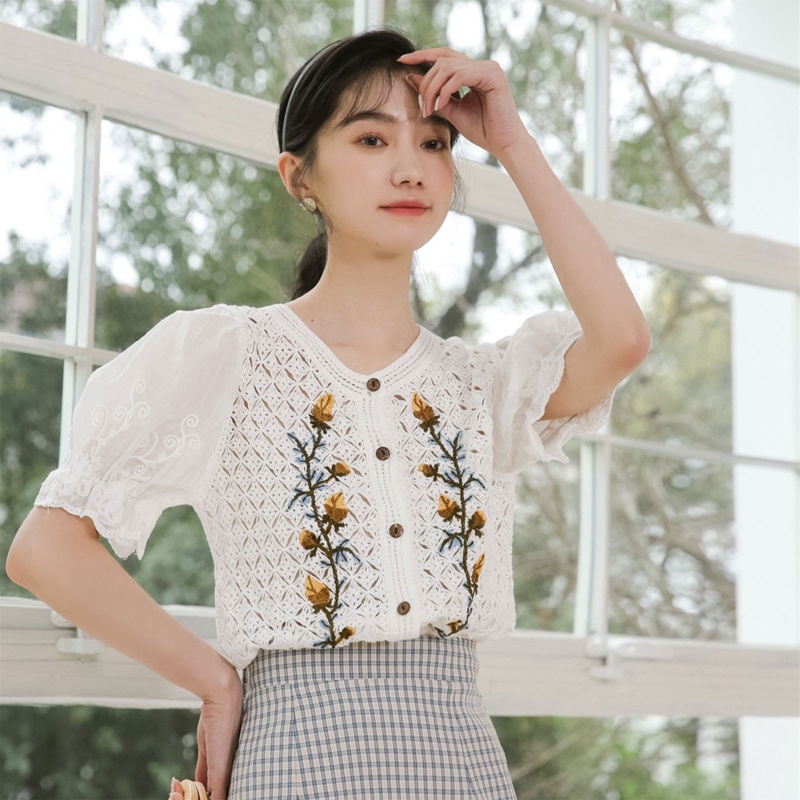 Áo Lửng Chiffon Tay Ngắn Cổ V Phối Ren Họa Tiết Hoa Thời Trang Cho Nữ