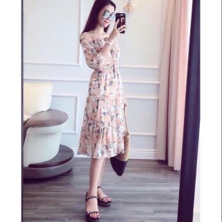 Đầm xoè trễ vai in hoạ tiết cực xinh