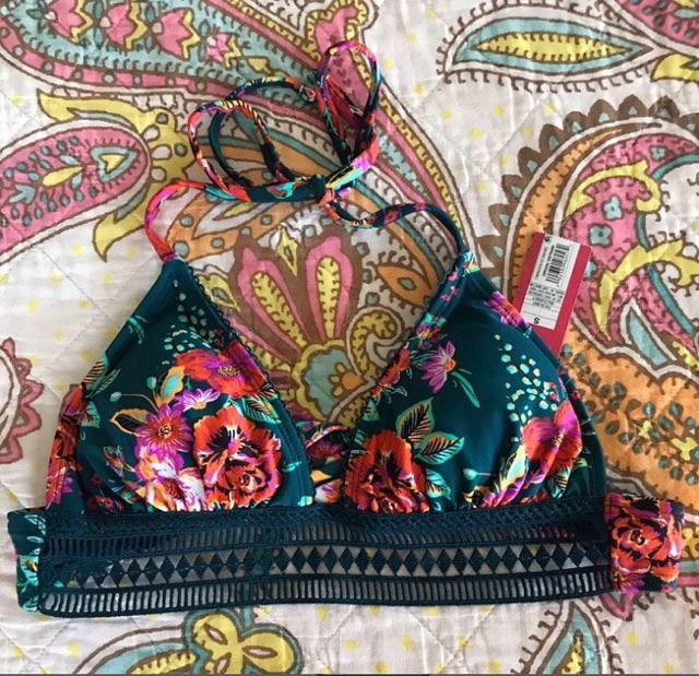 Bikini hai mảnh nữ đi biển đẹp xuất khẩu hoa xanh 3D ren chống nắng SPF50+ XHIS01 AMGOBET