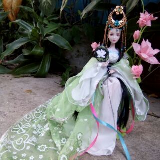 búp bê cổ trang