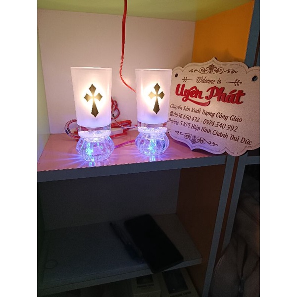 Cặp đèn ly điện thủy tinh đế bầu cao 15cm chân đế có đèn LED xanh - đèn thờ công giáo