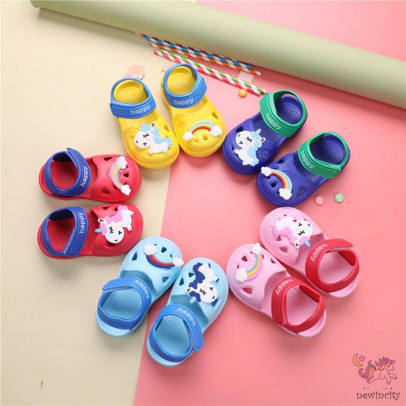 Xăng đan siêu nhẹ họa tiết cầu vồng đi biển dành cho trẻ em