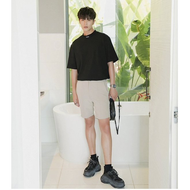 Áo thun nam cổ bo, tay lỡ chữ thêu CHIC