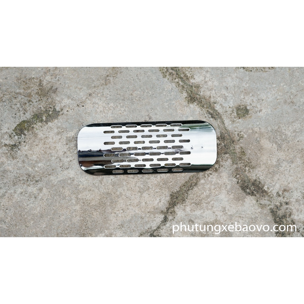 Vỉ pô kim loại mạ chrome tặng kèm 2 cổ dê siết, thích hợp cho các dòng xe classic