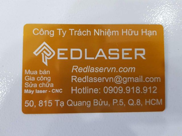 Khắc namecard lên thẻ nhôm theo yêu cầu #khaclaser | BigBuy360 - bigbuy360.vn
