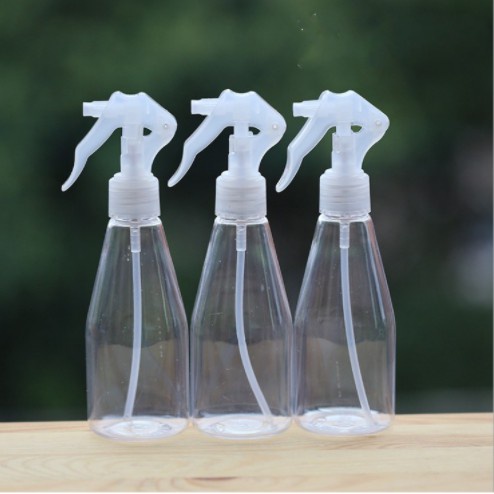 Bình Xịt Nước Phun Sương Mịn Và Đều,Thể Tích 250ml, Chất Liệu Nhựa Trong, Độ Bền Cao, Chịu Được va Đập, Dễ Sử Dụng......
