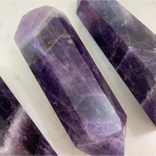 Trụ đá thạch anh tím tự nhiên