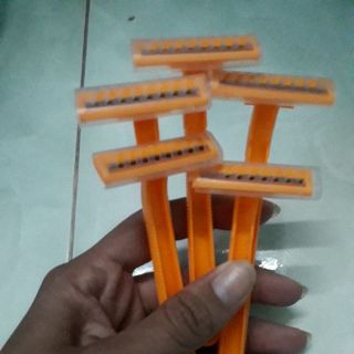 🍁(Bán lẻ) Cạo râu RAZORS