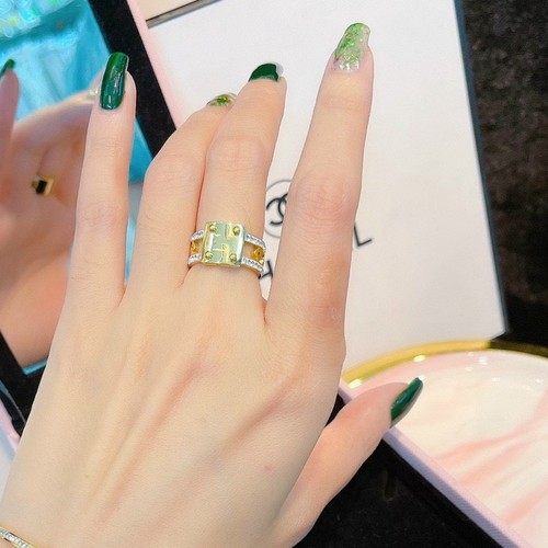 Nhẫn Nữ Bản To Đính Đá Nhân Tạo Thép Titan Ko Rỉ TT 3581