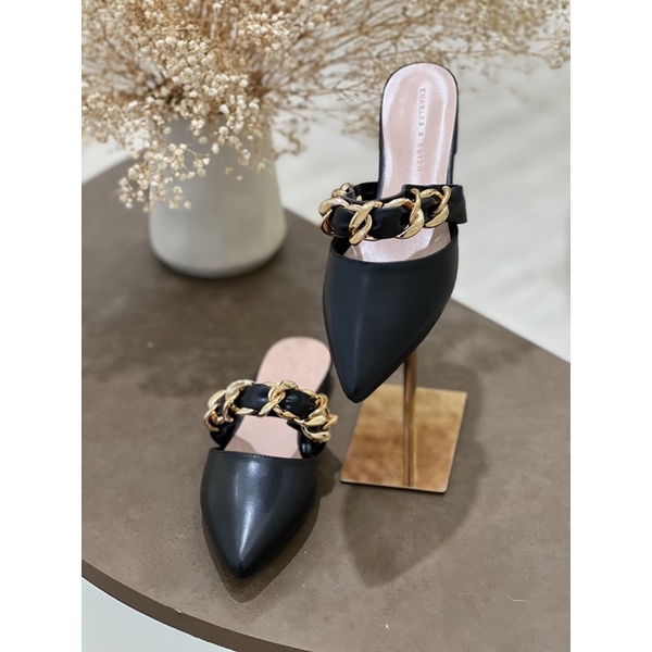 Sục quai xích vàng