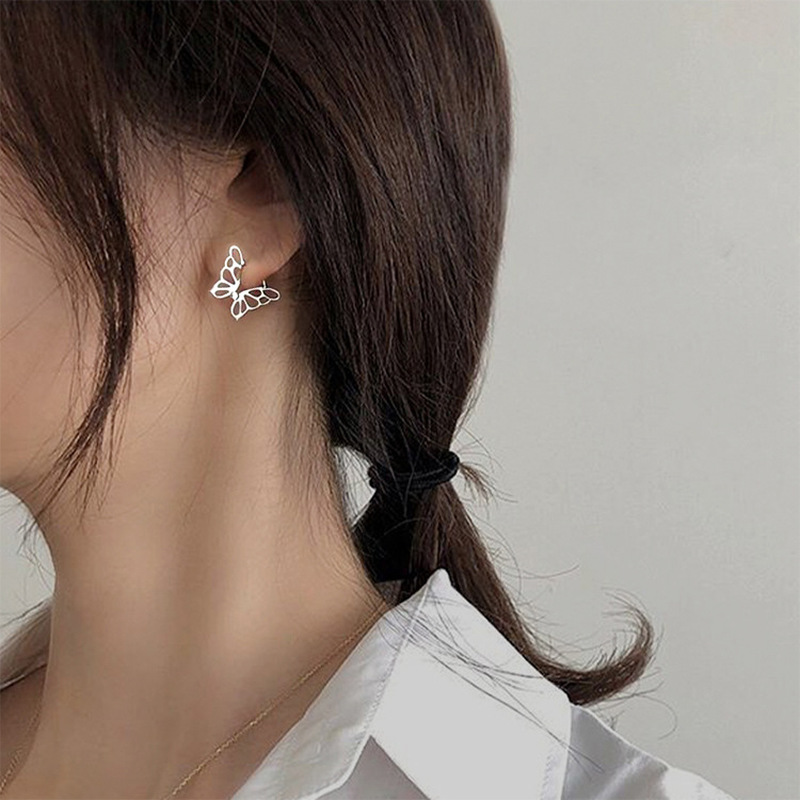 Đôi Bông Tai Hình Bướm Mạ Bạch Kim Xinh Xắn Cho Nữ