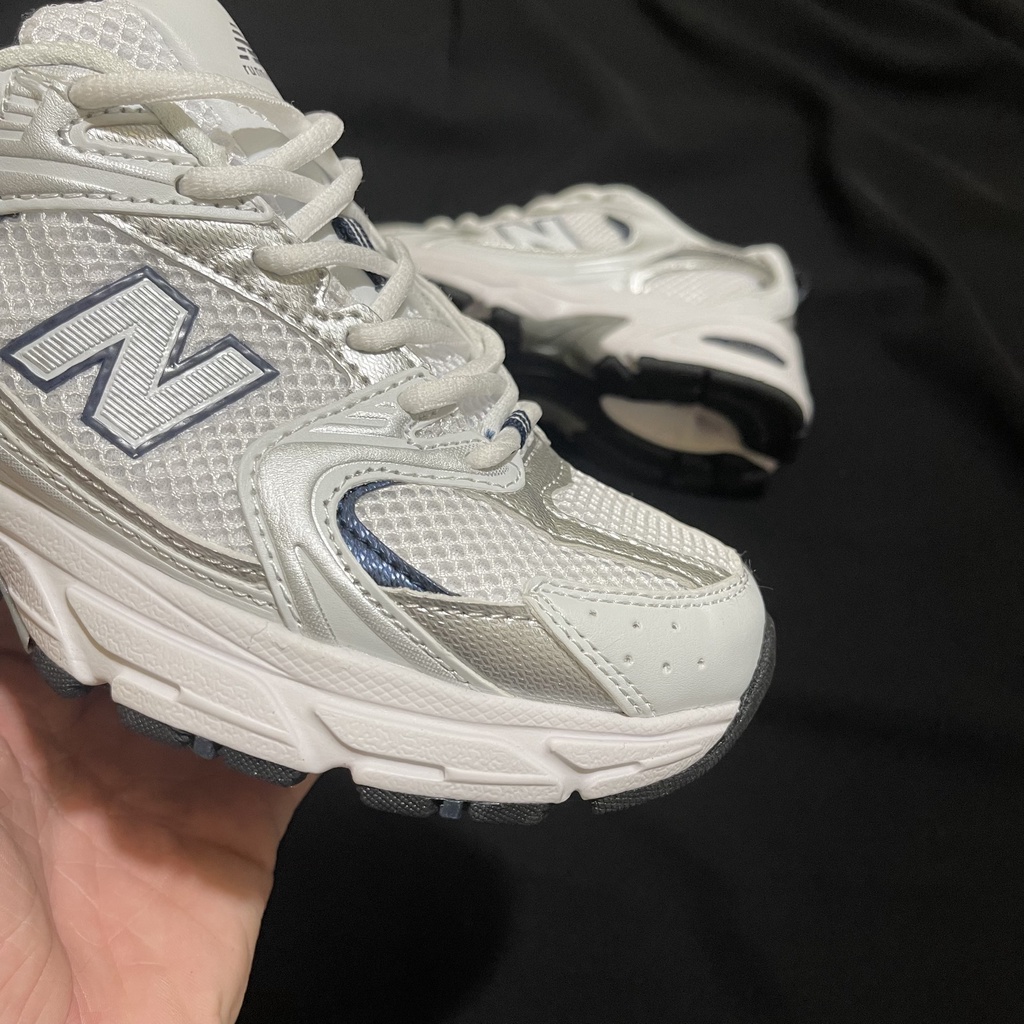 Giày Newbalance crt 530 trắng đen mới