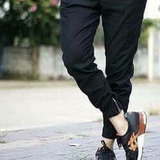 Quần jogger kaki nam dáng thể thao có khóa kéo ở chân