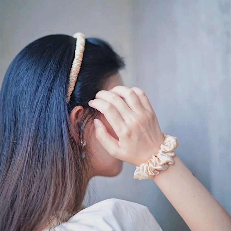 Băng Đô Cài Tóc Bằng Vải Satin Màu Kem Trơn Phong Cách Hàn Quốc Dễ Thương