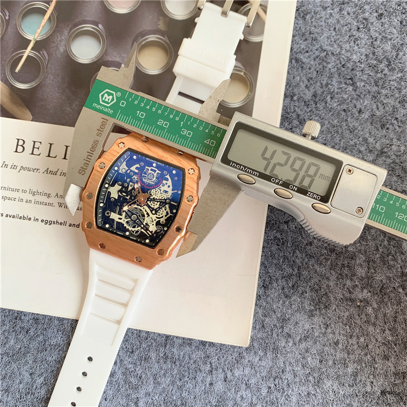 Đồng Hồ Quartz Nam RM Cyber Punk Với Dây Đeo Sợi Carbon