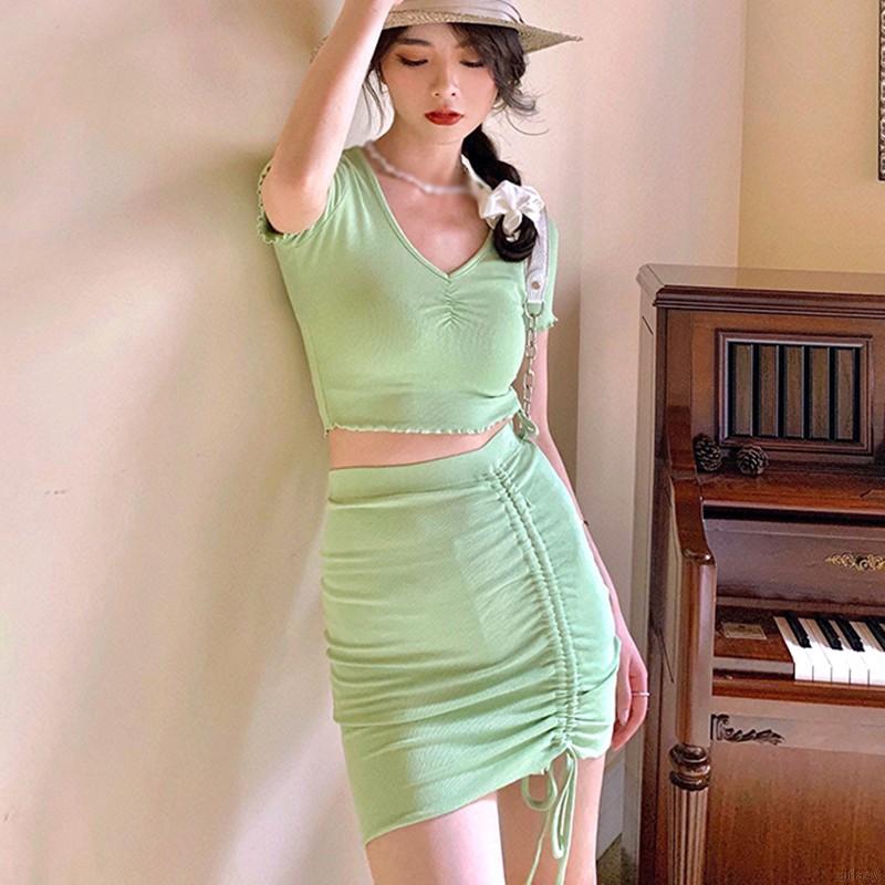 Bộ Áo Thun Ngắn Tay Cổ Chữ V Kèm Chân Váy Mini Xinh Xắn Dành Cho Nữ
