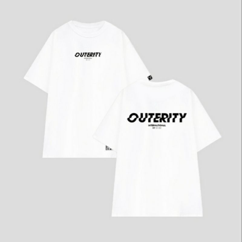 Áo phông outerity có logo ở tay