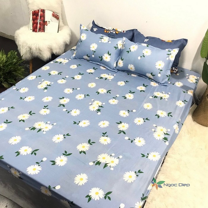 Bộ ga trải giường kèm vỏ gối poly cotton mẫu Hoa nhí xanh