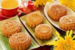 Khuân làm bánh trung thu