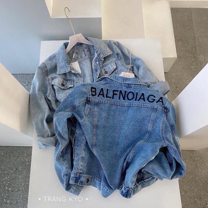 Áo Khoác bò crop chữ sau siêu hot