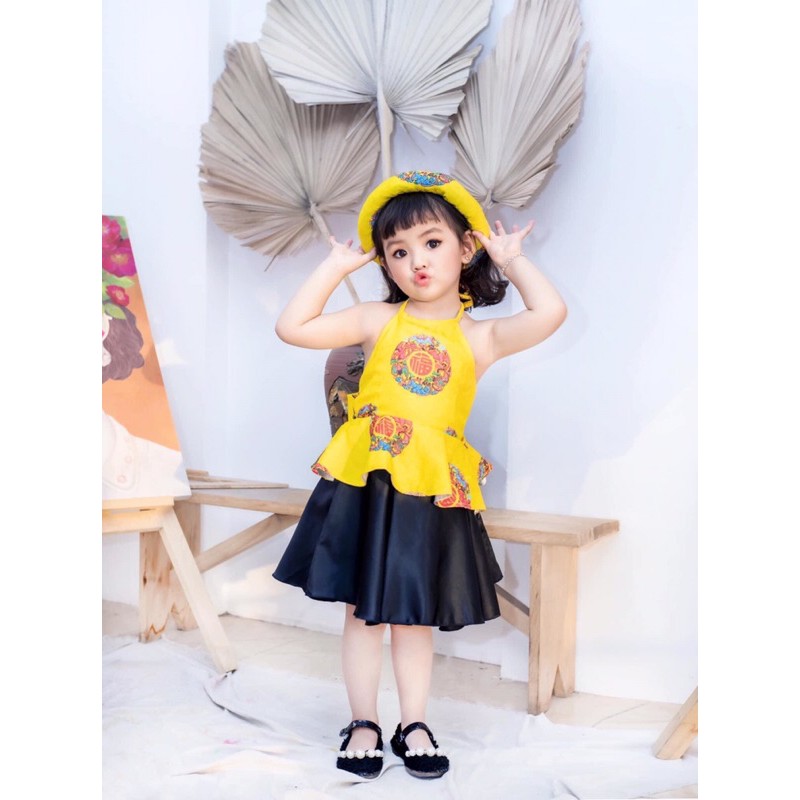 Sét yếm gấm Tết.
