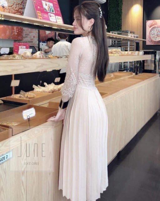 Váy ren xuất xịn đẹp nao lòng | BigBuy360 - bigbuy360.vn