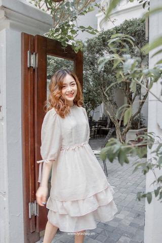 Váy voan chân tầng