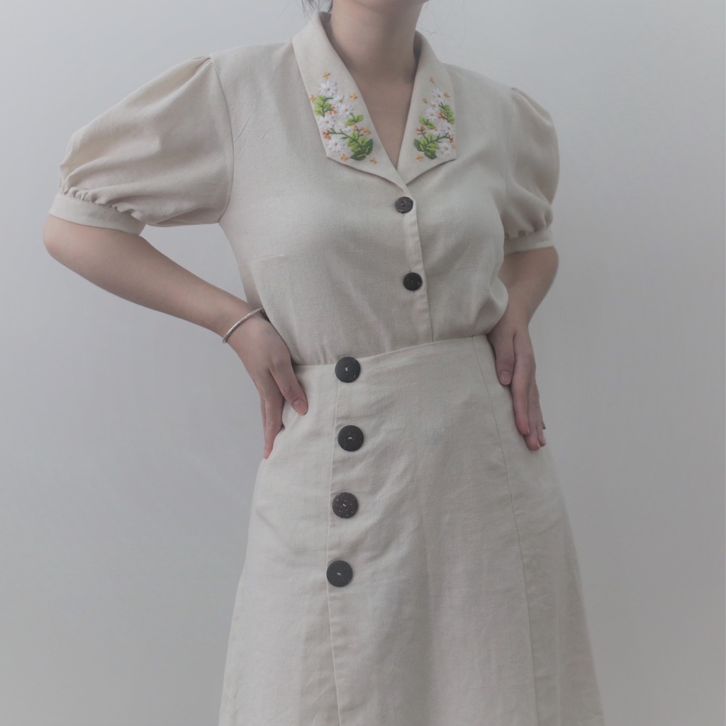 Áo sơ mi linen thêu hoa cổ tay phồng - Daisy