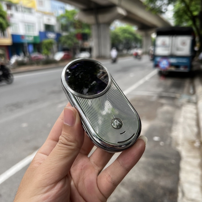 NGUYÊN ZIN, chính hãng điện thoại cổ Motorola aura