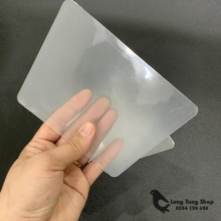 Tầm gạt nhựa dùng dán thảm trải sàn , decal và giấy dán tường
