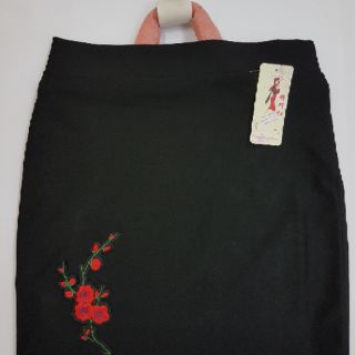 Chân váy công sở thêu quảng châu