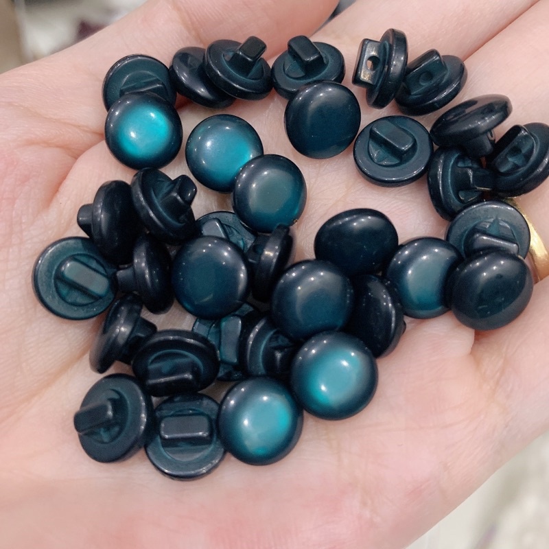 Nút áo nhựa nhiều màu size 1cm 11mm